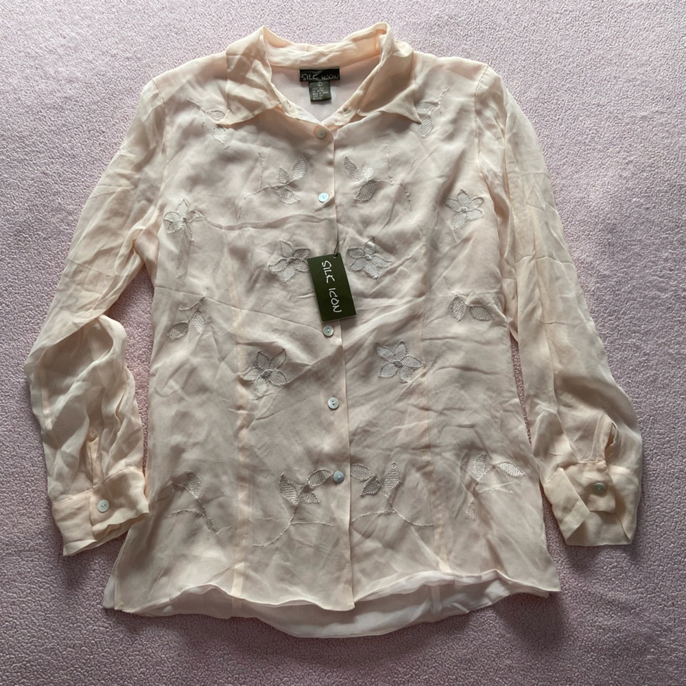 🌸 vintage silk blouse 🌸
